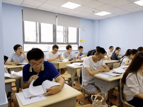 房地產(chǎn)與教育培訓(xùn)行業(yè)調(diào)整下的中國財(cái)富分配新周期——教育咨詢新機(jī)遇探析